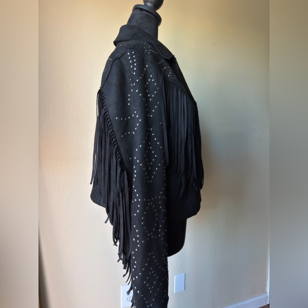 FRINGE AND STUDDED FAUX SUEDE SNAP JACKET idyllwind Blair size small - Picture 9 of 11